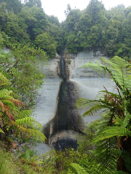 Damper Falls with a tiny trickle of water